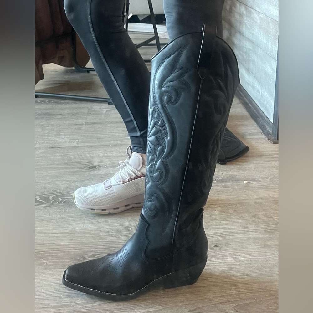 Black also available in white  comfy cowboyy boots easy on easy off